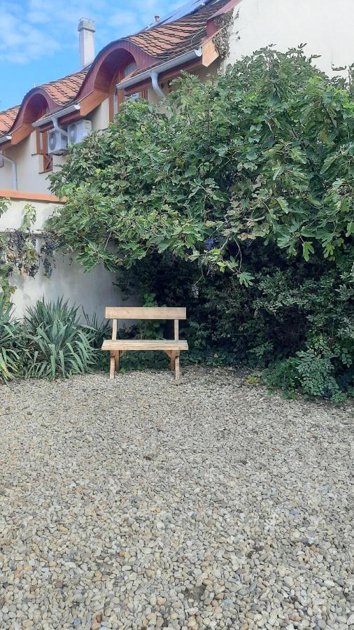 Glamour Apartman Jula Exterior foto