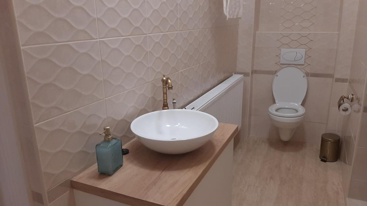 Glamour Apartman Jula Exterior foto